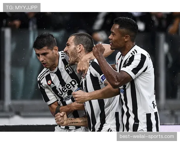 保利尼奥前插撕裂防线，中场进攻角色转型解析