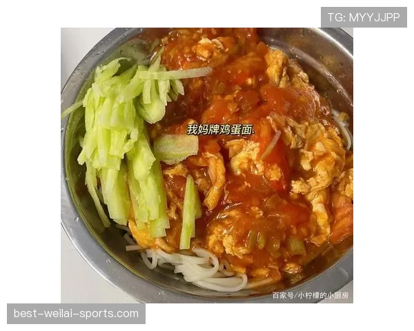 古力晒早餐，盘子比我年薪还值